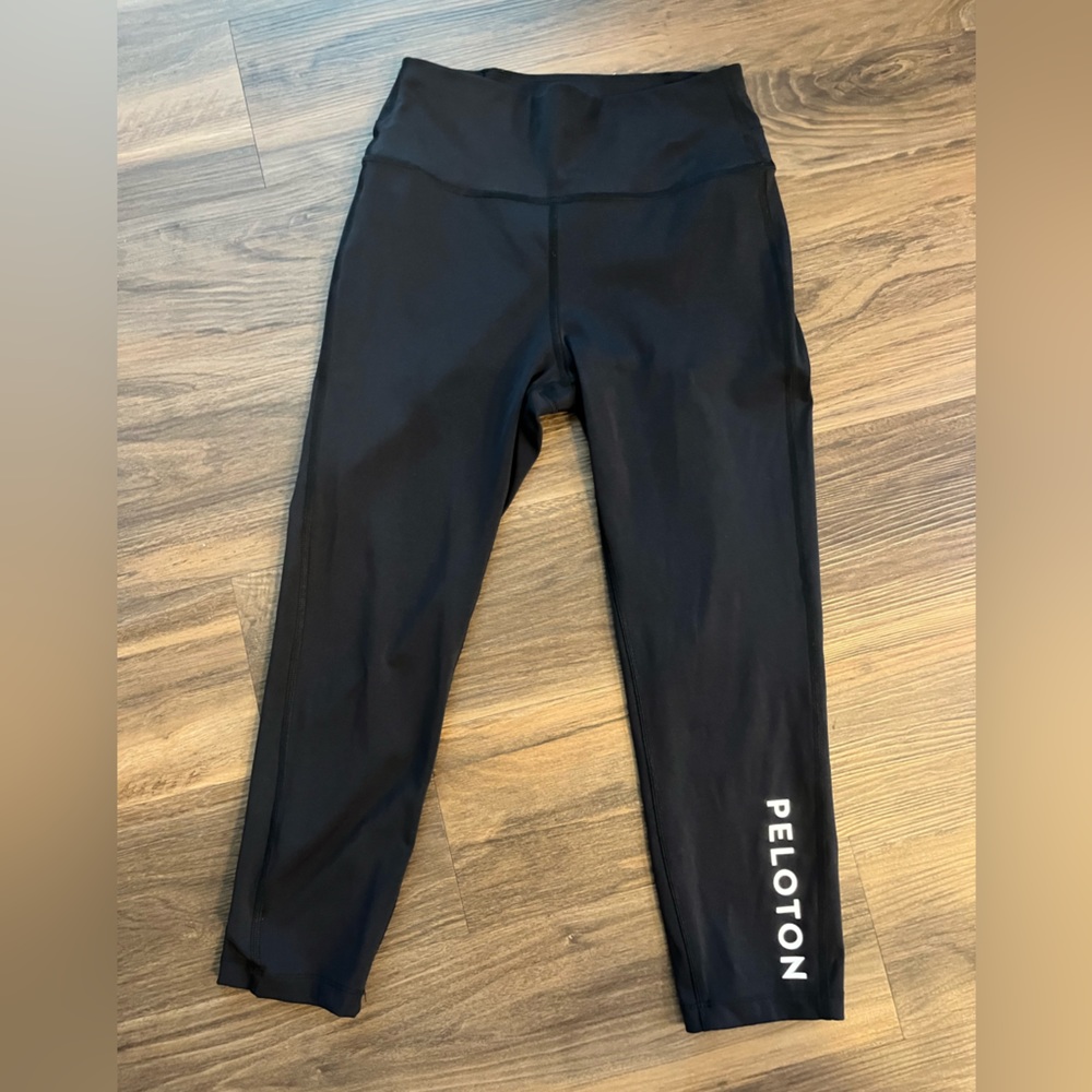 Peloton capri leggings